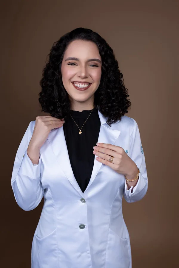 Dra. Clarissa Suassuna