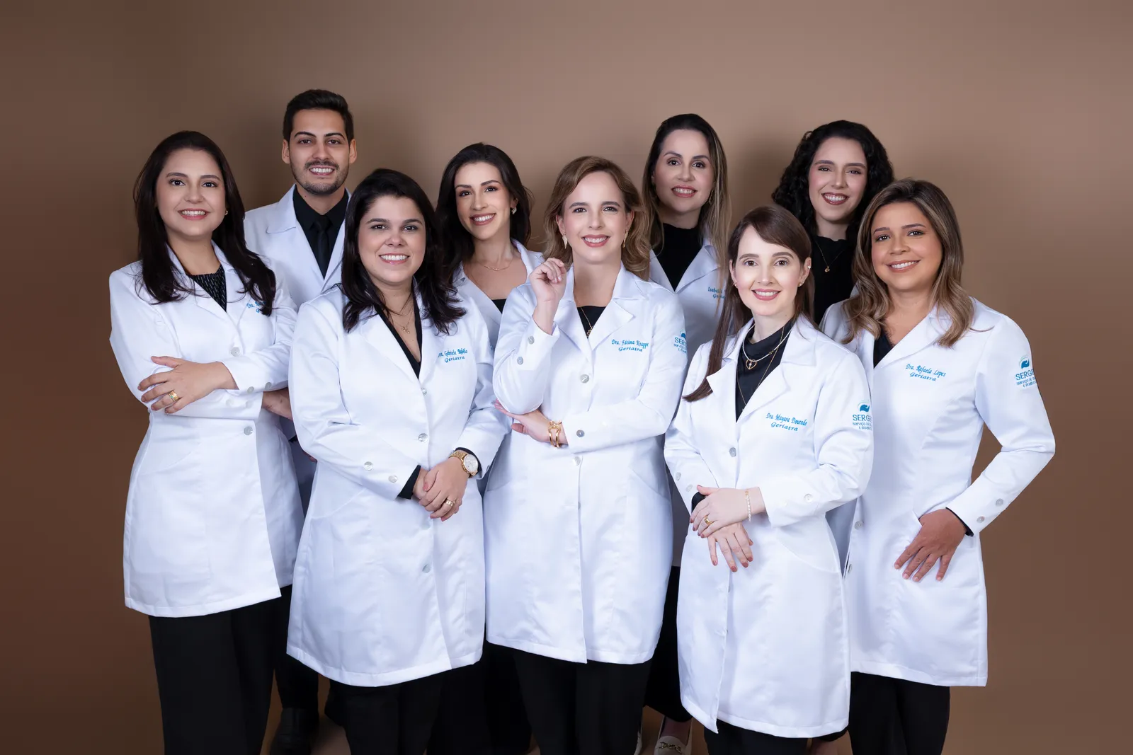 Equipe de médicos da SERGERE em jaleco
